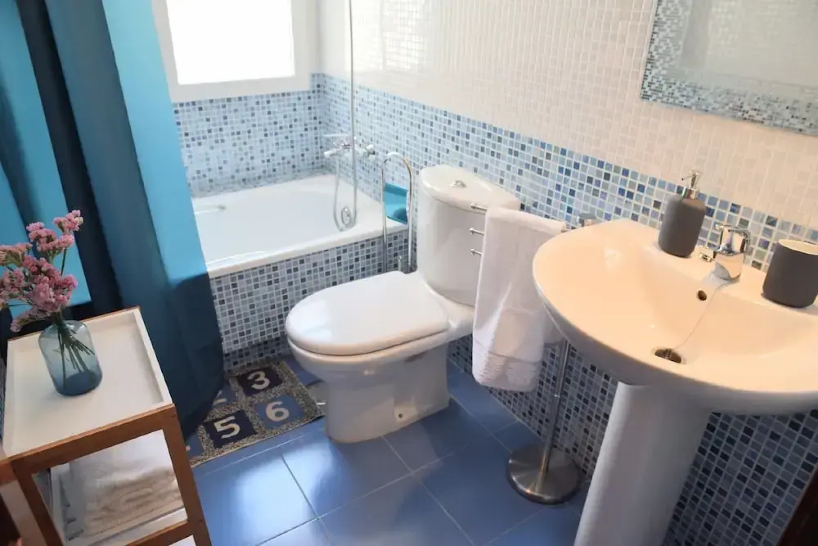 Homely Málaga Vialia con Parking