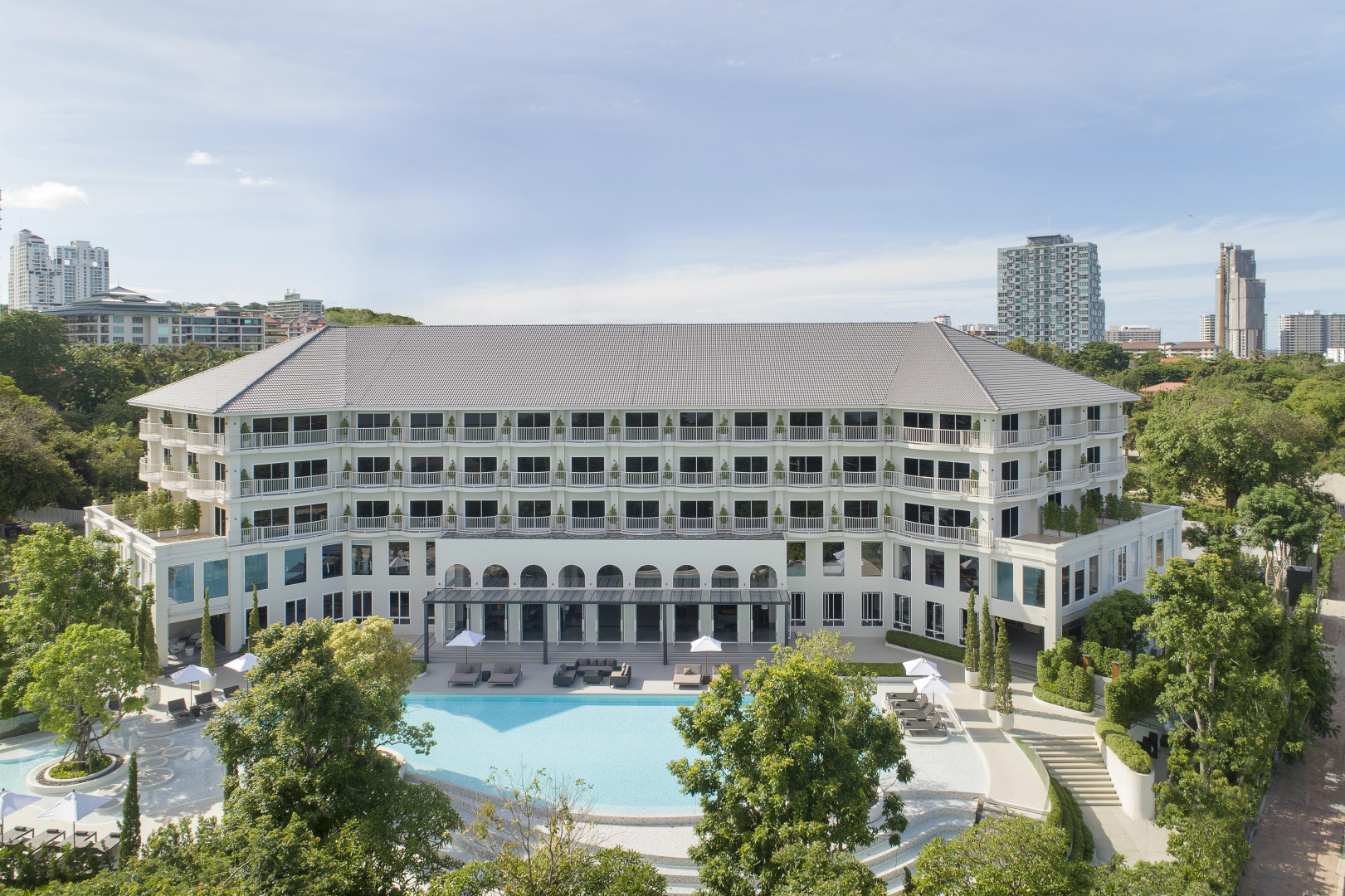 Отель Cross Pattaya Pratamnak