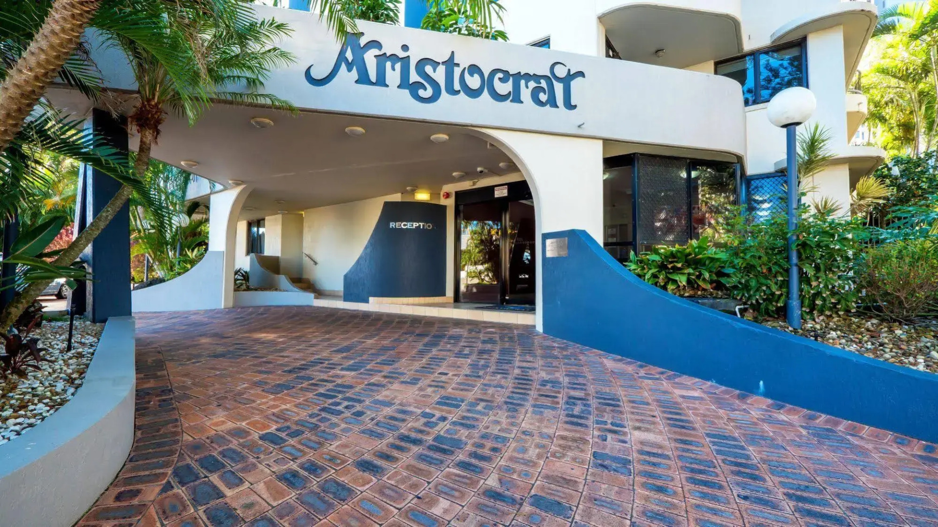 Aristocrat Apartments