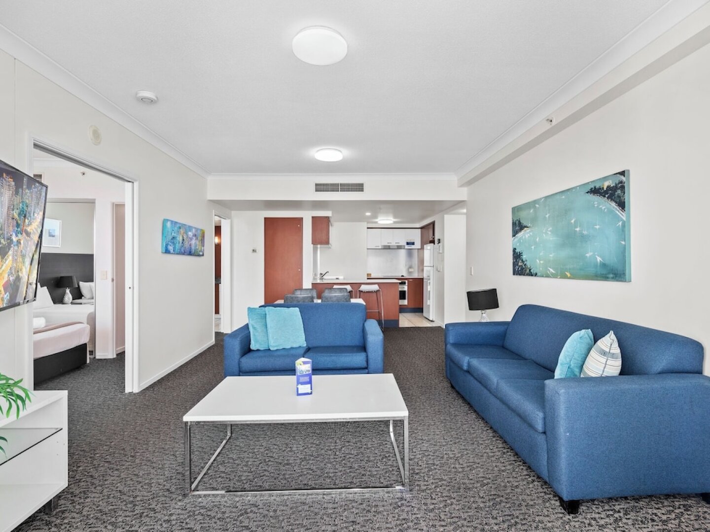 Towers of Chevron - Private Apartments