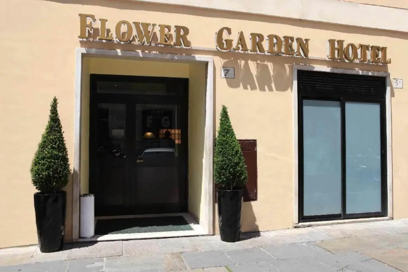Flower Garden Hotel Rome
