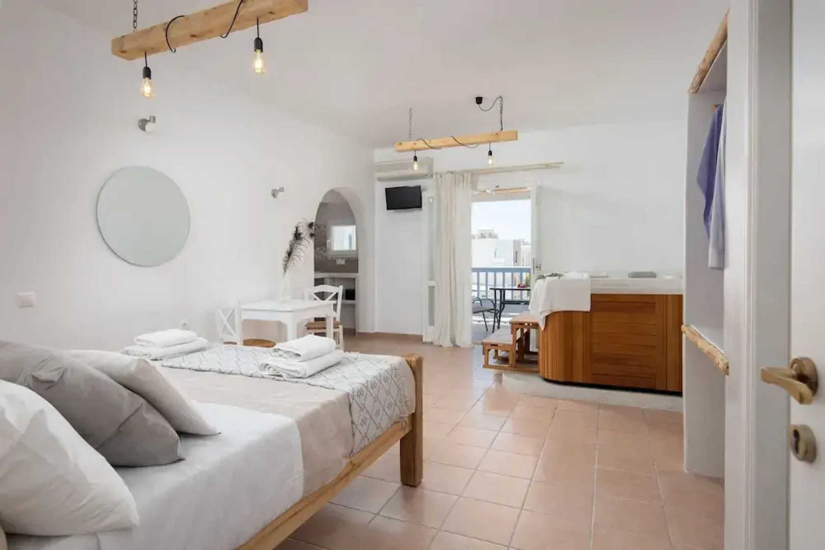 Aqua Naxos Apartments and Suites