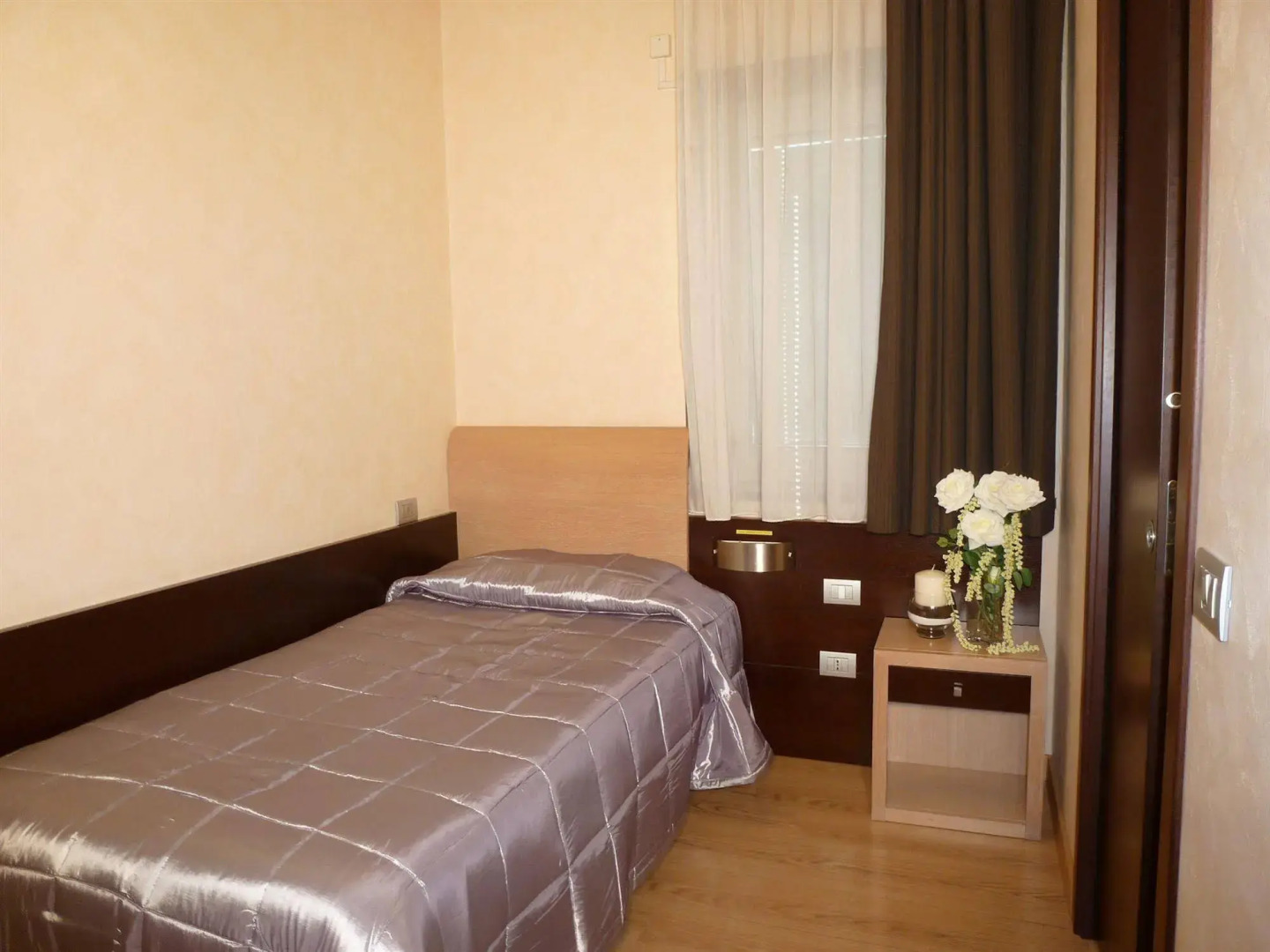 E H Suites Rome Airport