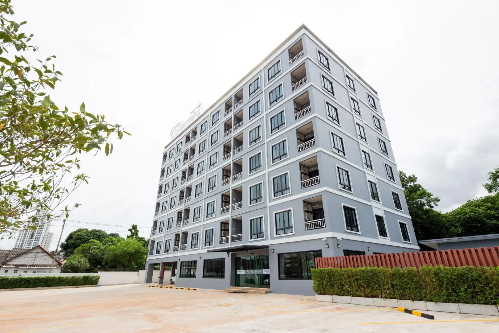 Horsehill Hotel Sriracha