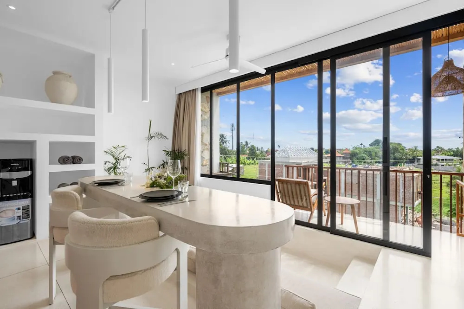 Sore Suites at Pererenan by Betterplace