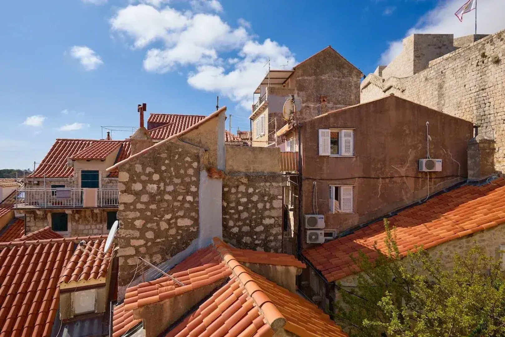 Hedera Estate, Hedera A22