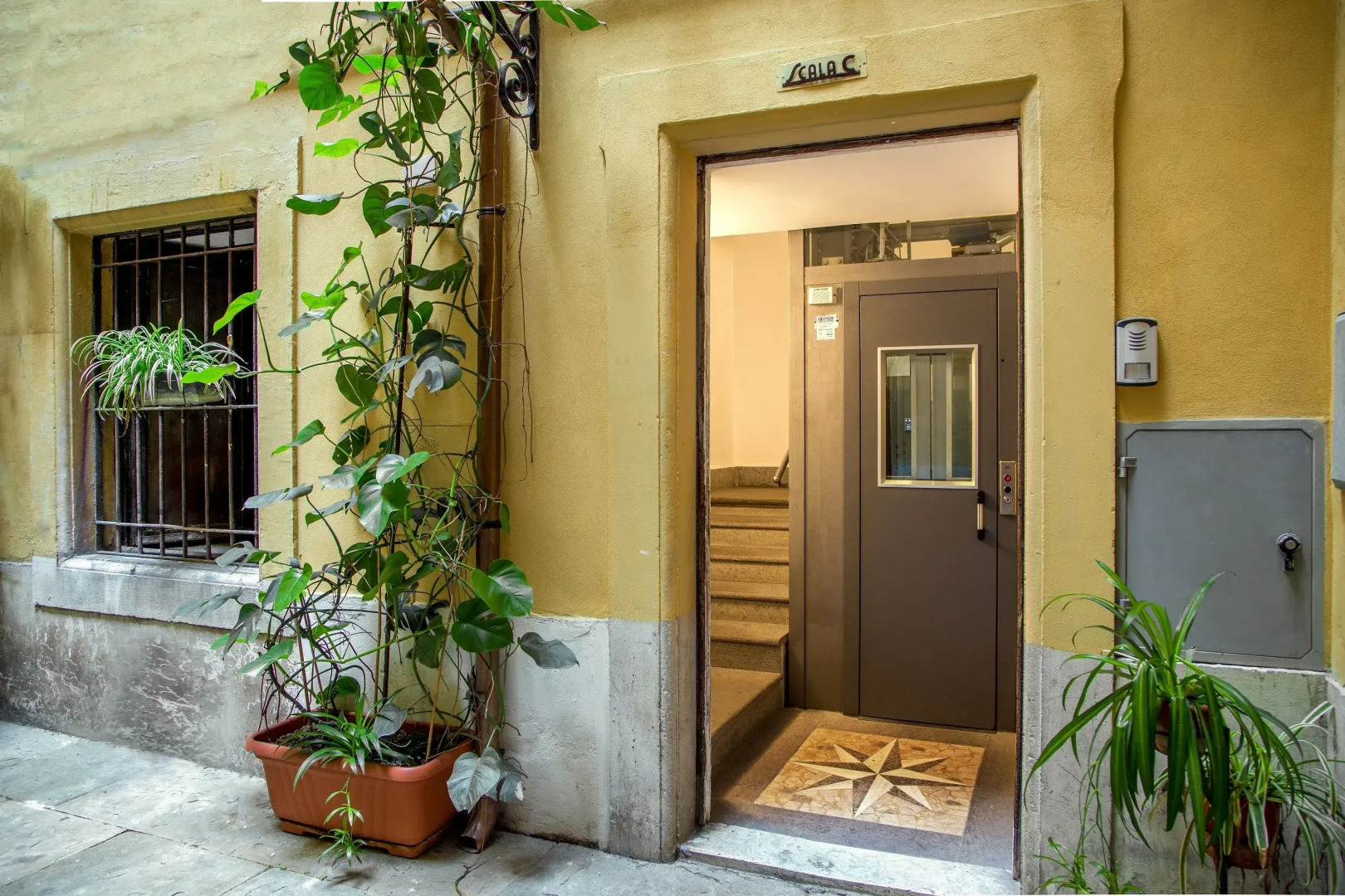 Roma Central Guest House