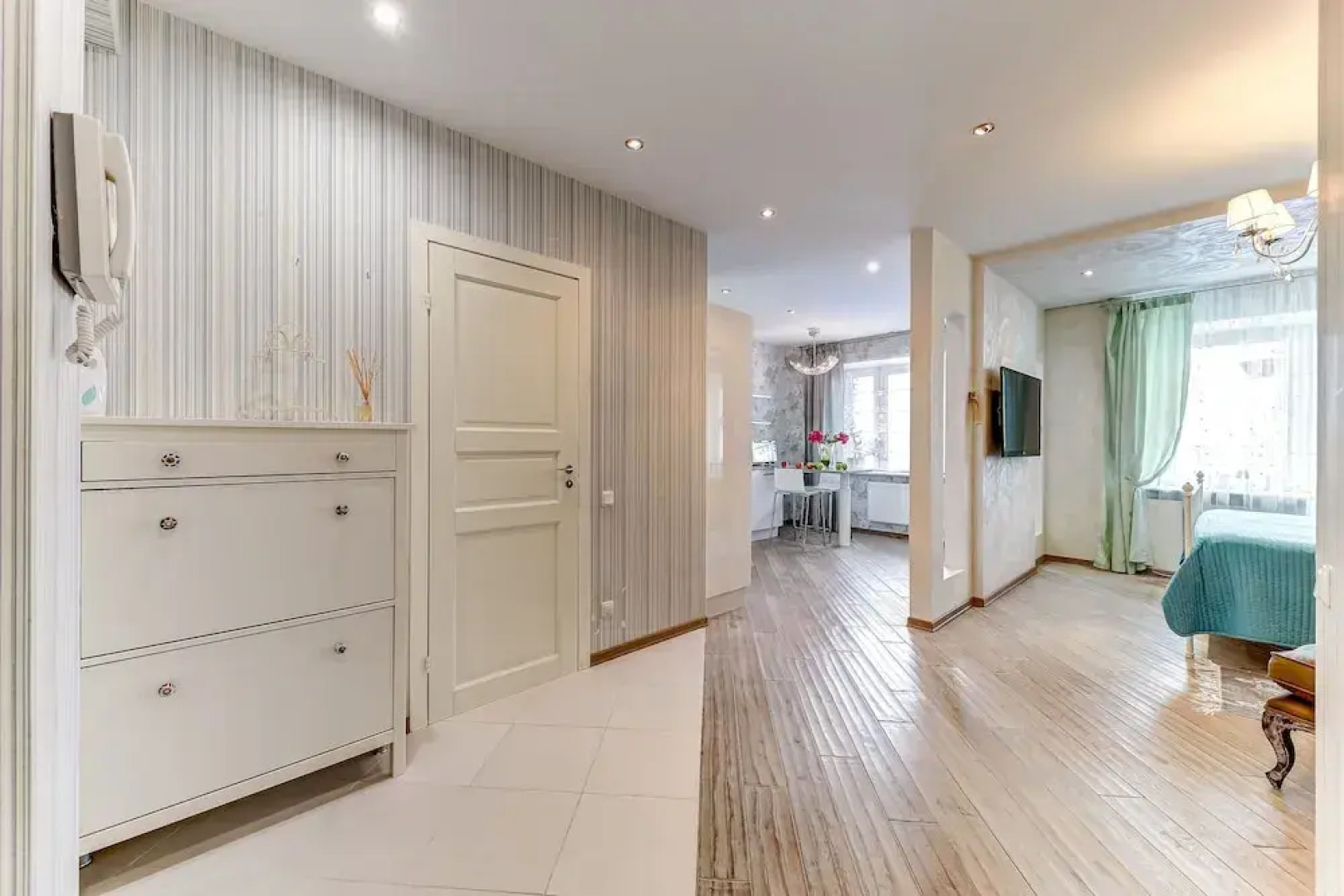 Стильные апартаменты с панорамным видом