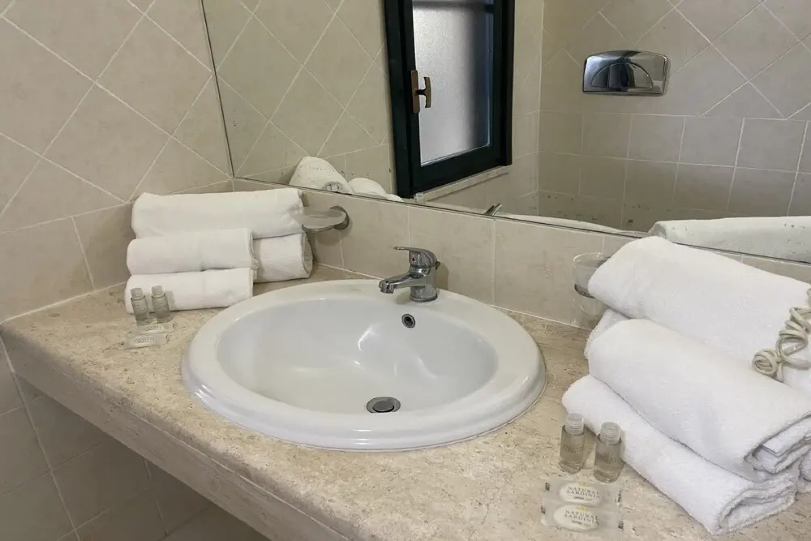 10 Ala Birdi Cottage 150m From The Beach