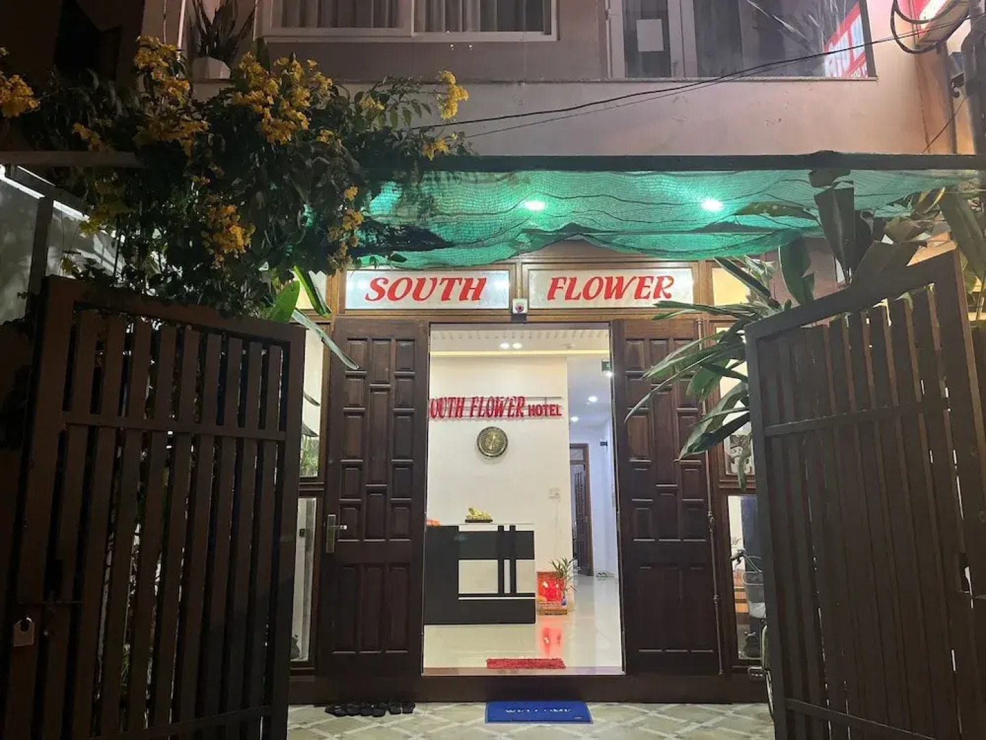 South Flower Hotel