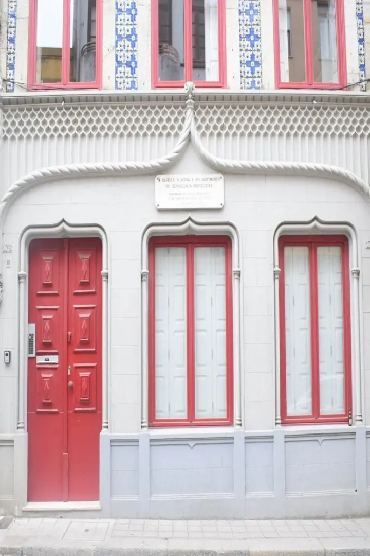 Liiiving - Vintage Balcony Apartment