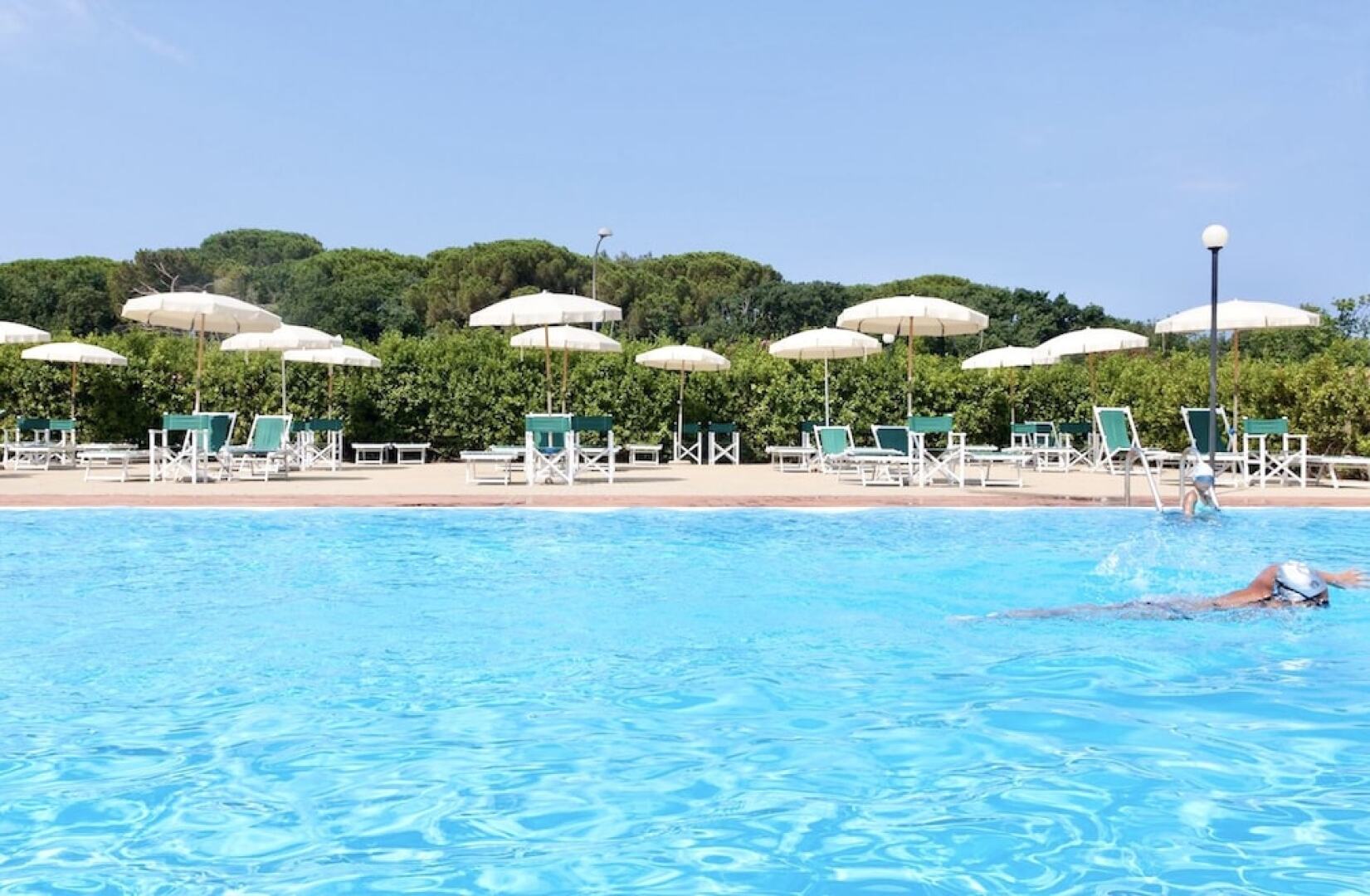 Residence with pool in San Vincenzo