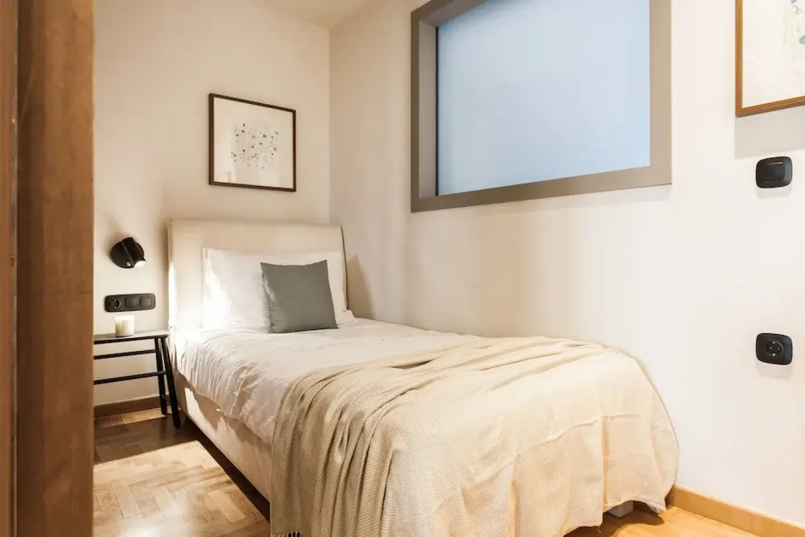 UPSTREET Modern Minimalist 3BD Apt-Hilton