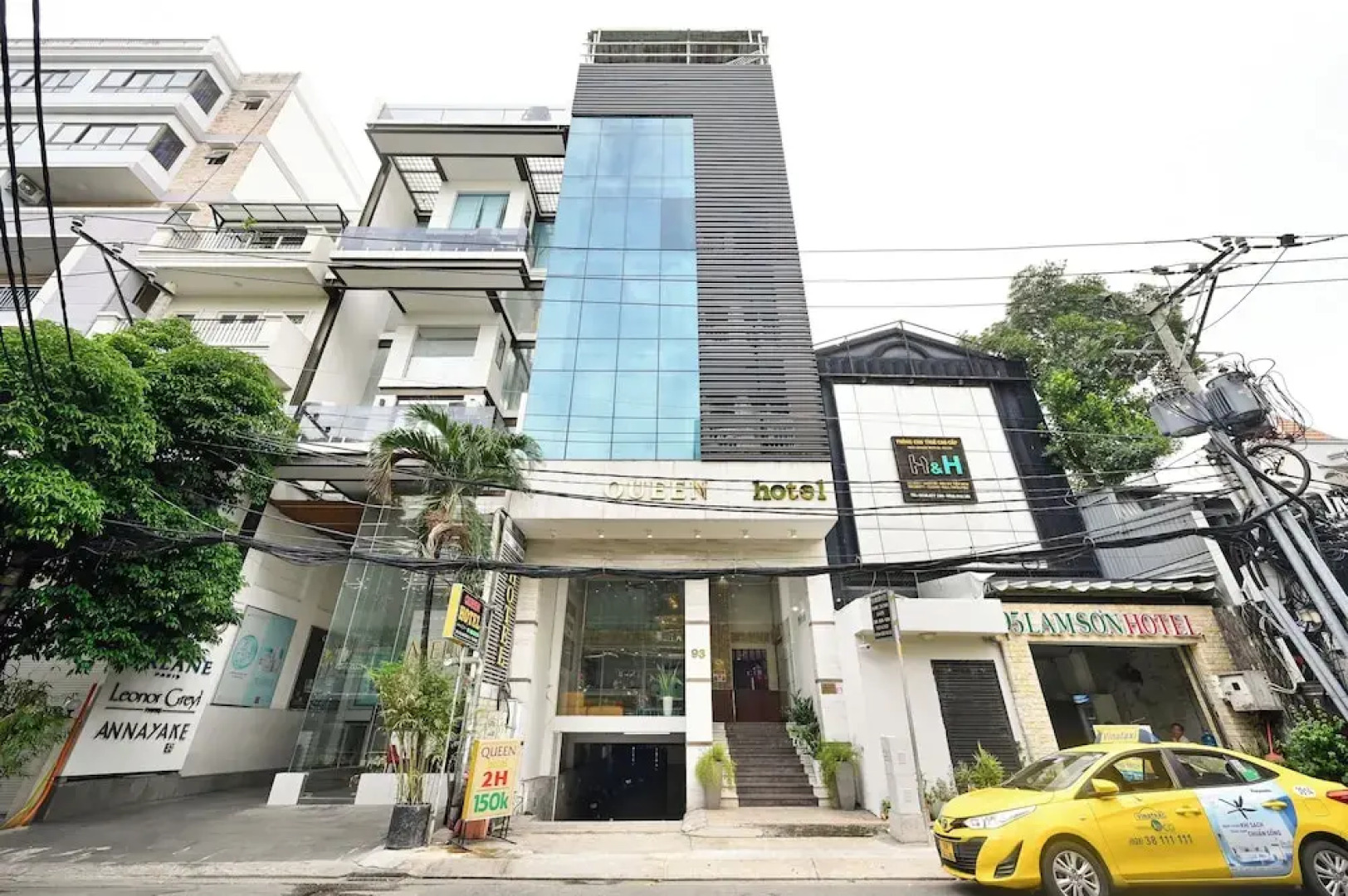 Queen Hotel Saigon Airport