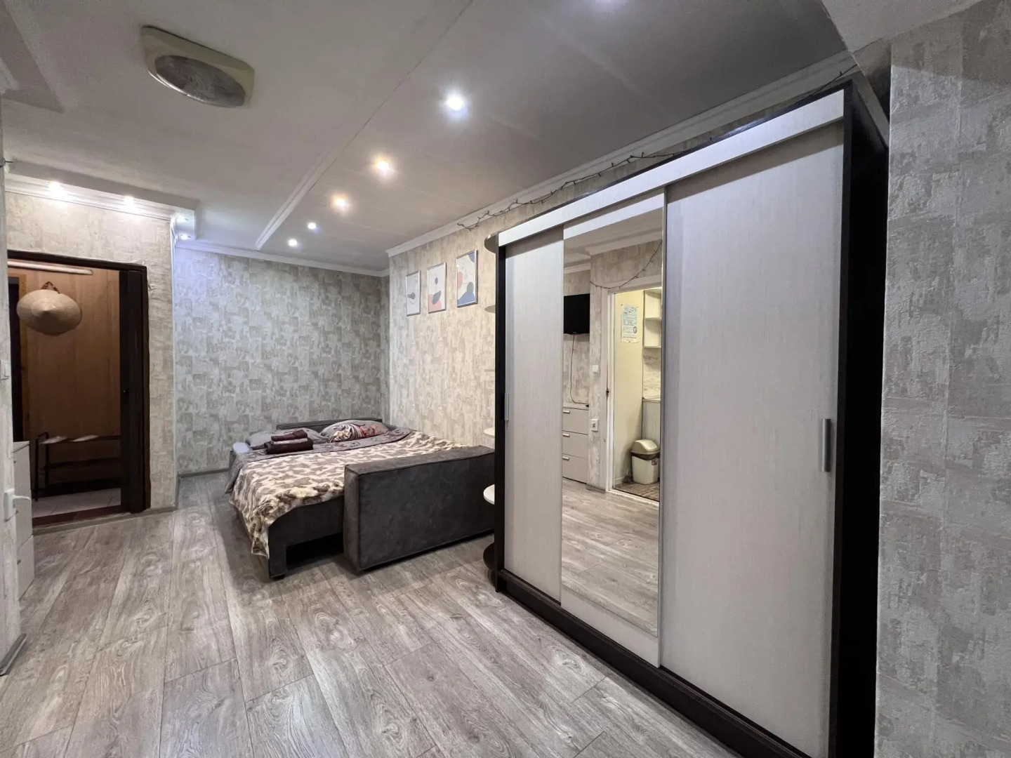 Апартаменты Apart MV (Апарт МВ) на проспекте  Карла Маркса 78