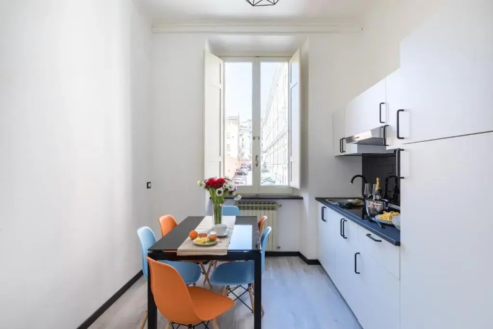 A World Aparts - 32 Modena