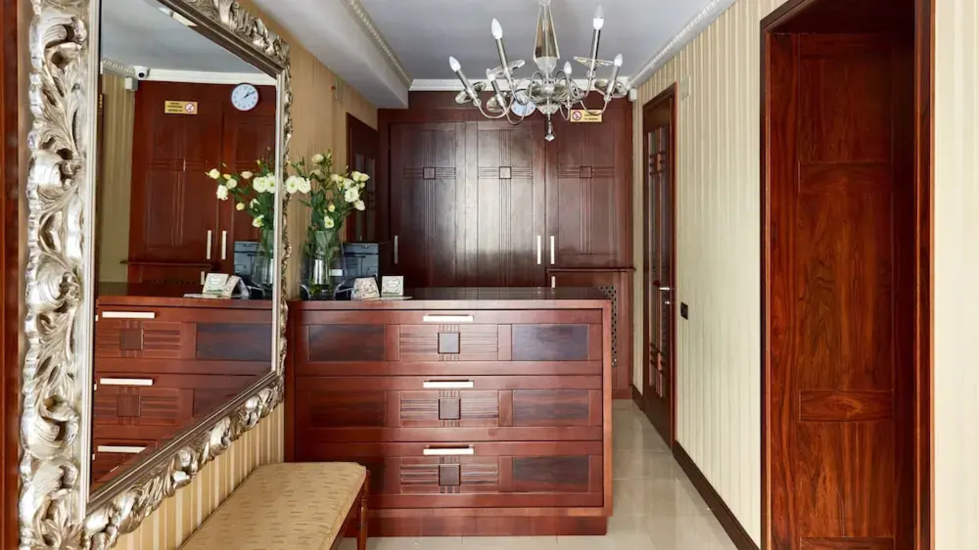 Отель «Шато Люкс»