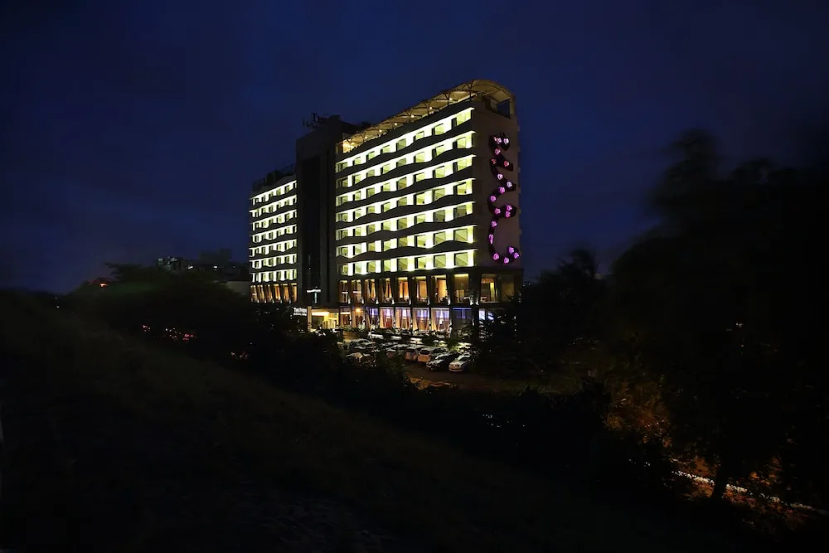 Fortune Select SG Highway, Ahmedabad - Member ITC Hotels' Group