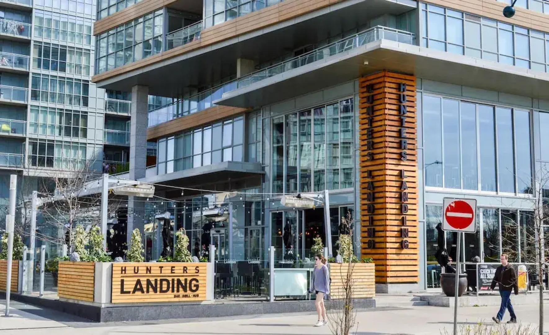 CN Tower View Design apart 3BD-2BA DT