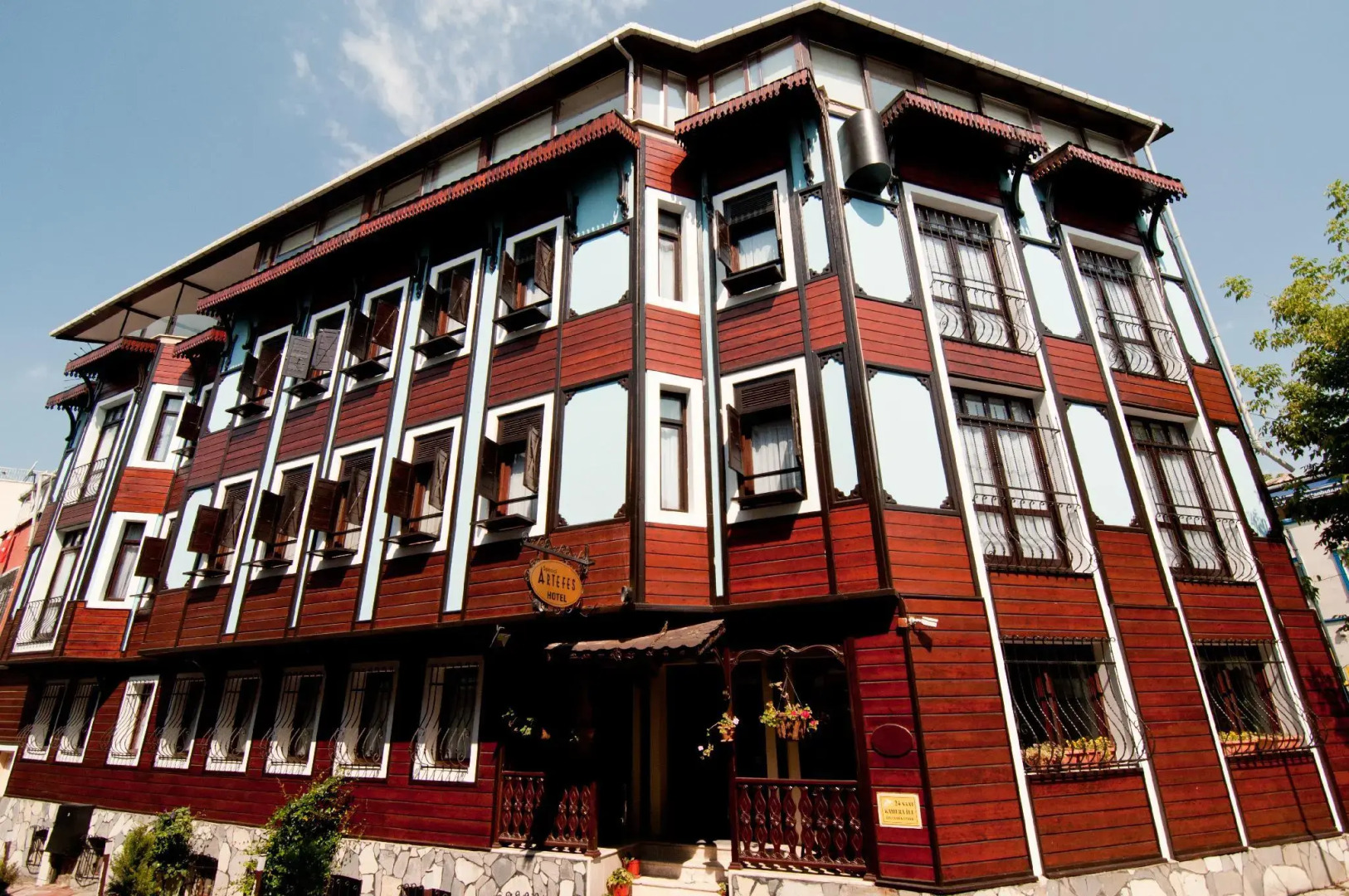 Artefes Hotel Old City