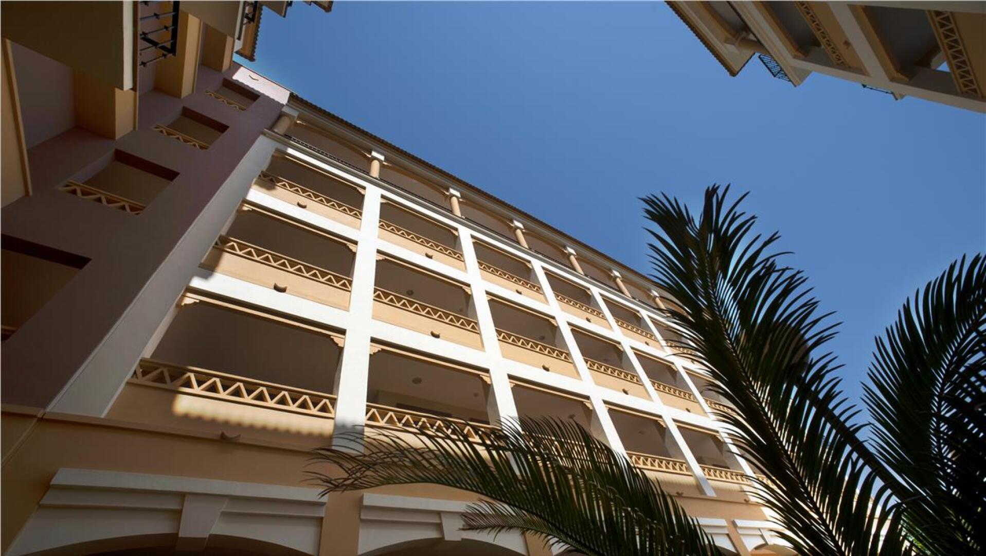 Apartamentos Leo Canela