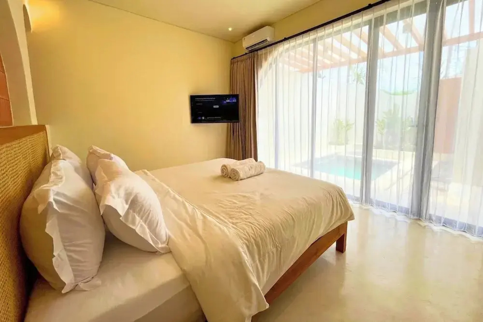 Esha Private Pool Villas by AGATA