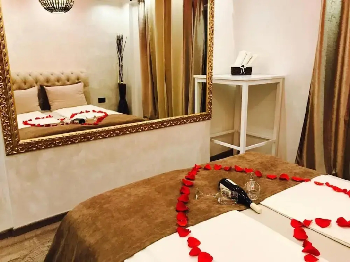 Central Business Suites with Hot Jacuzzi