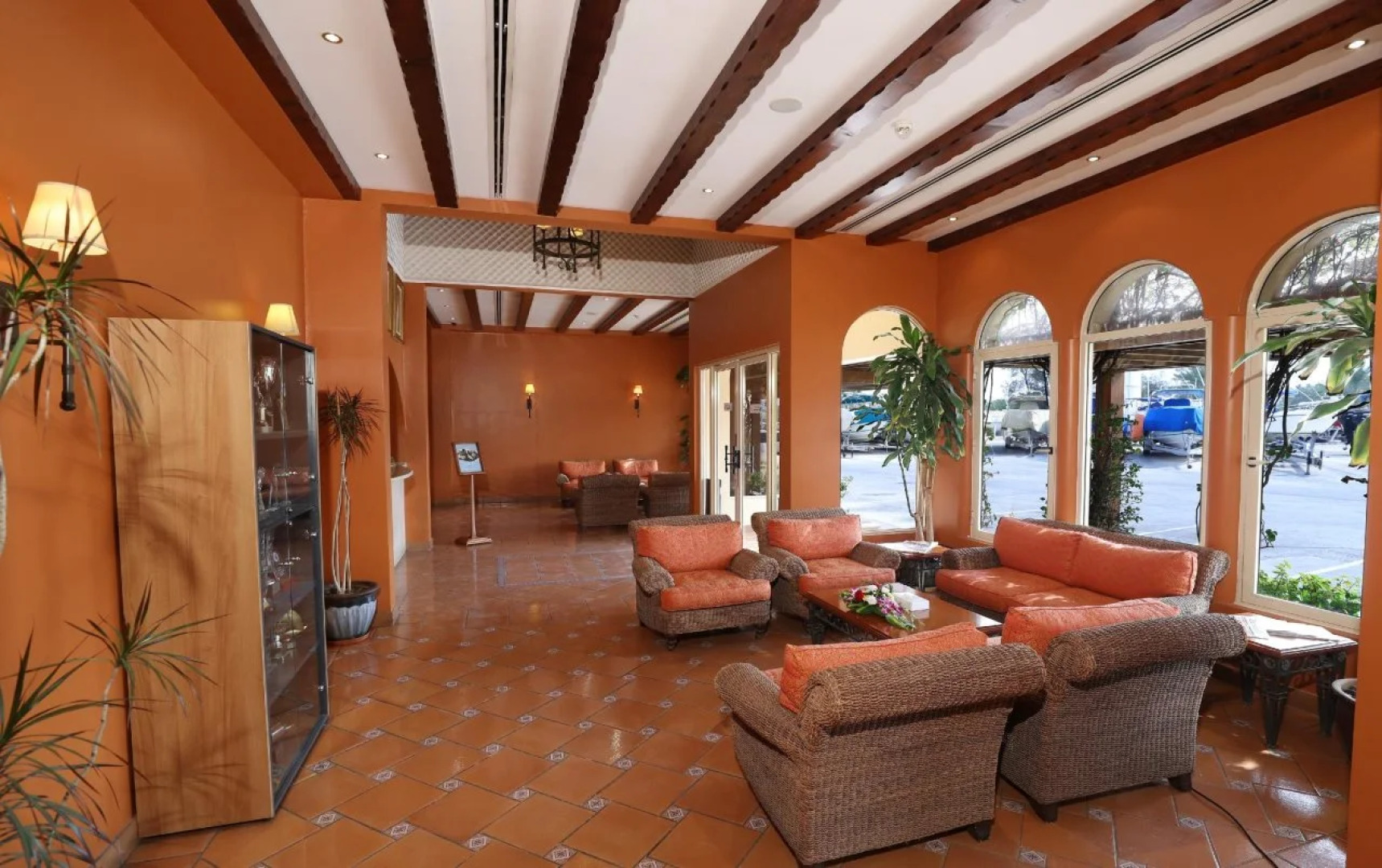 Al Bander Hotel & Resort