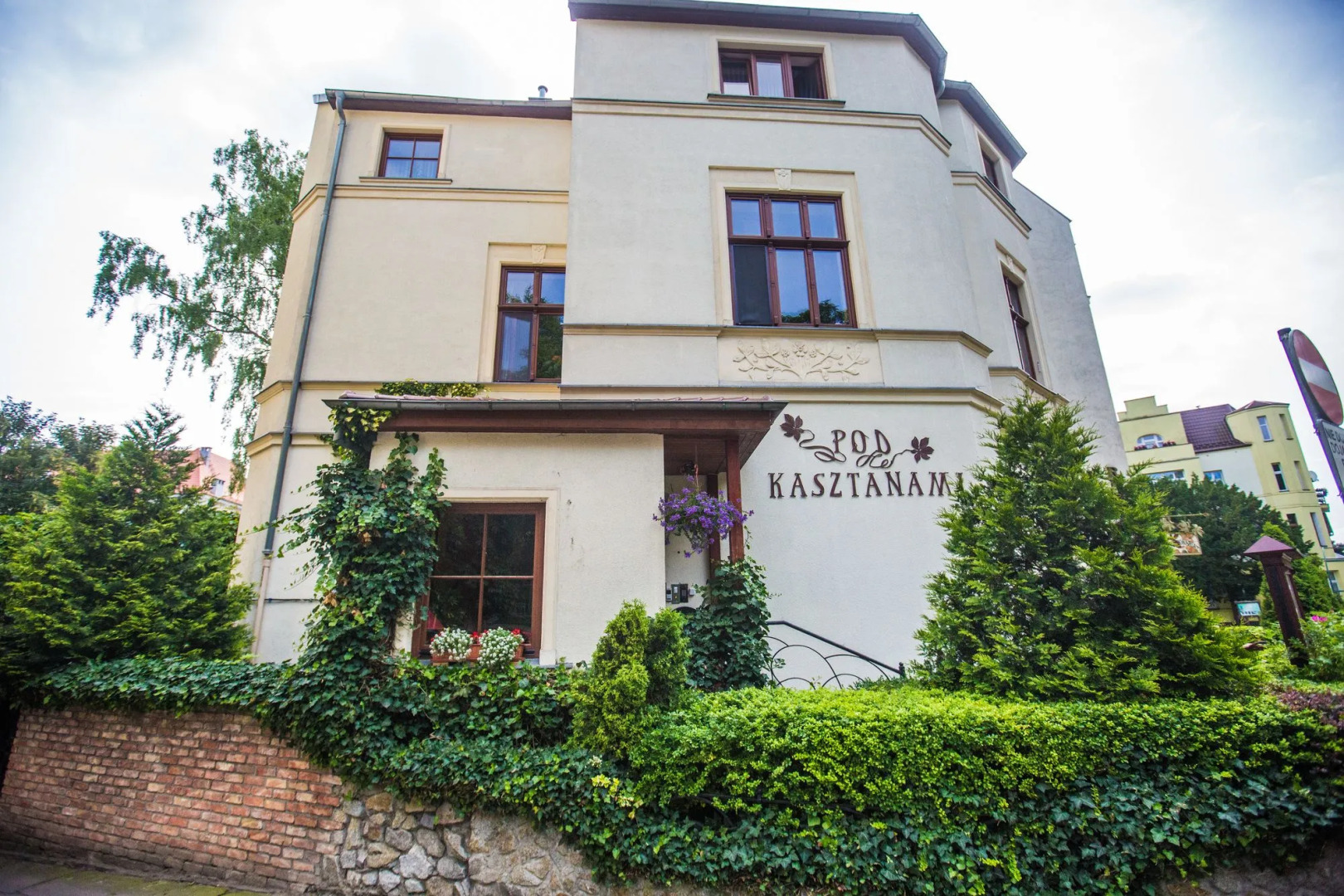 Pod Kasztanami