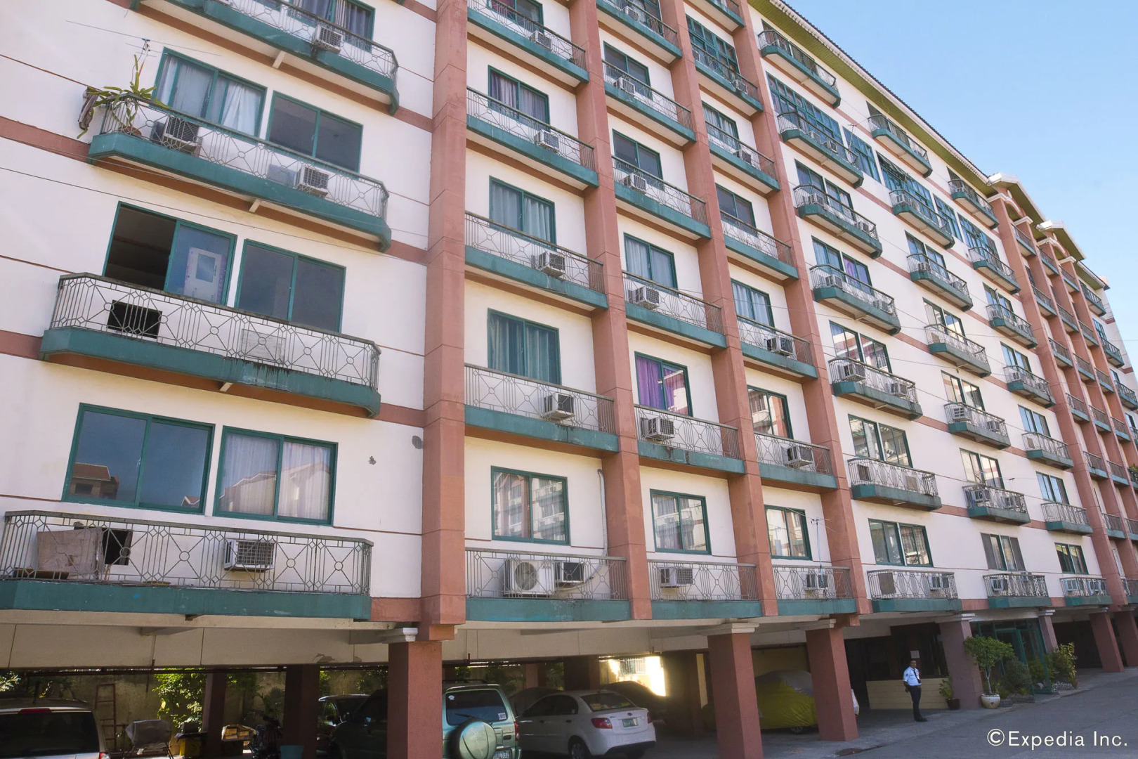 Isabelle Garden Hotel & Suites