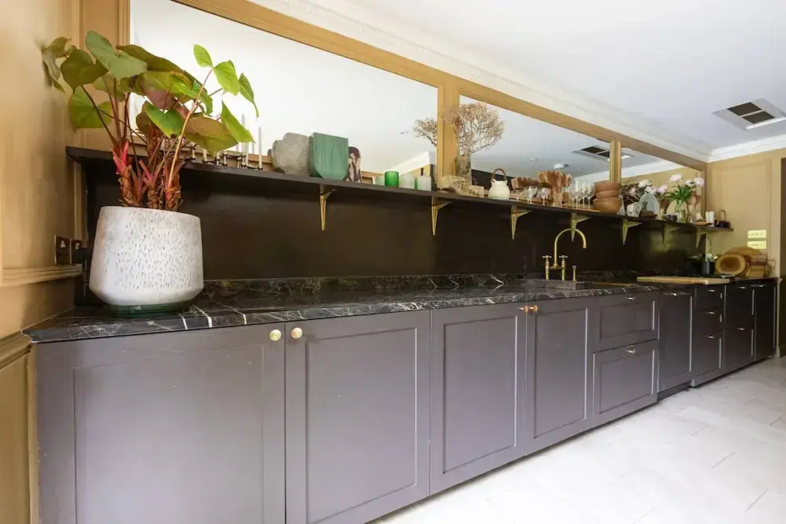 Penywern Road IV by Onefinestay