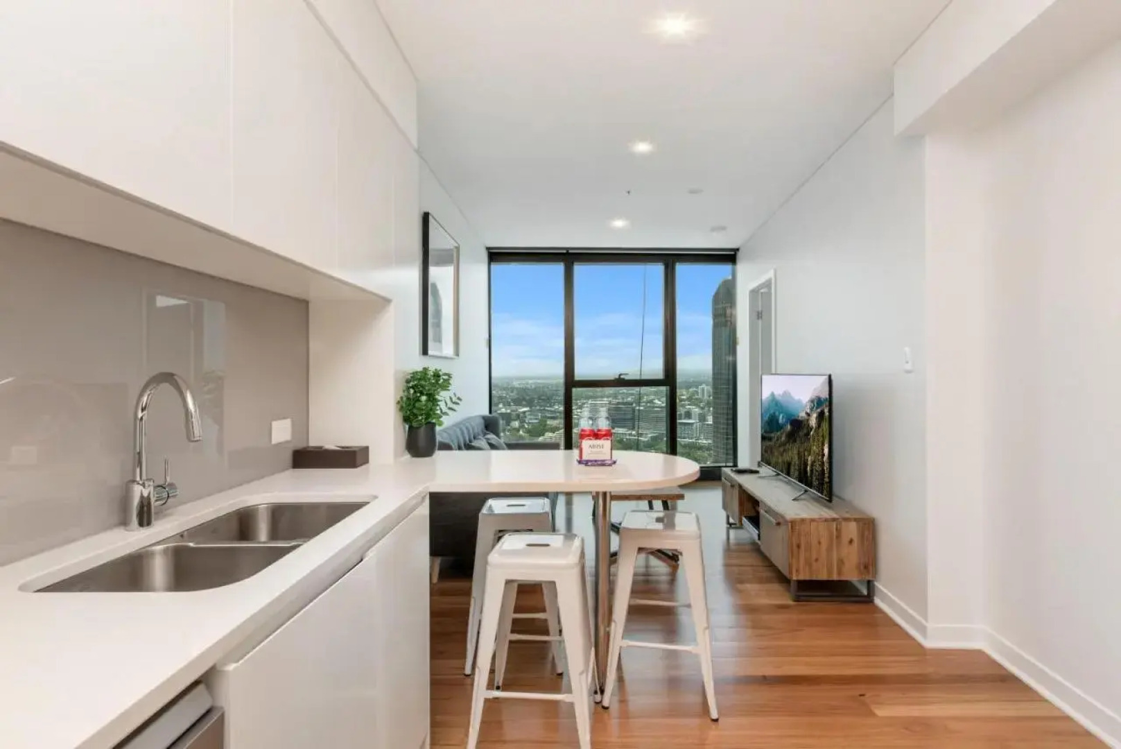 Brisbane Skytower by CLLIX