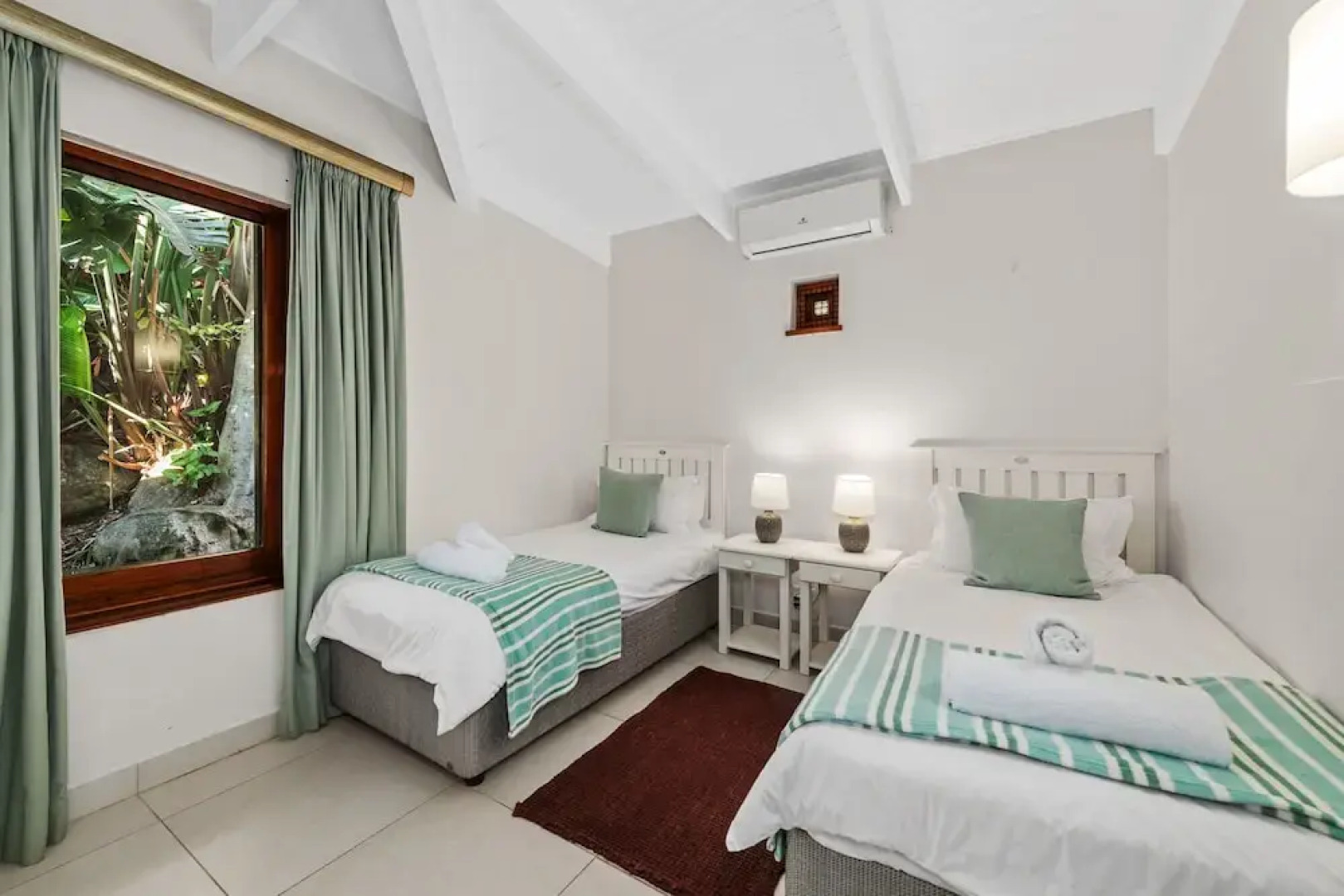 San Lameer Villa Rentals  2707