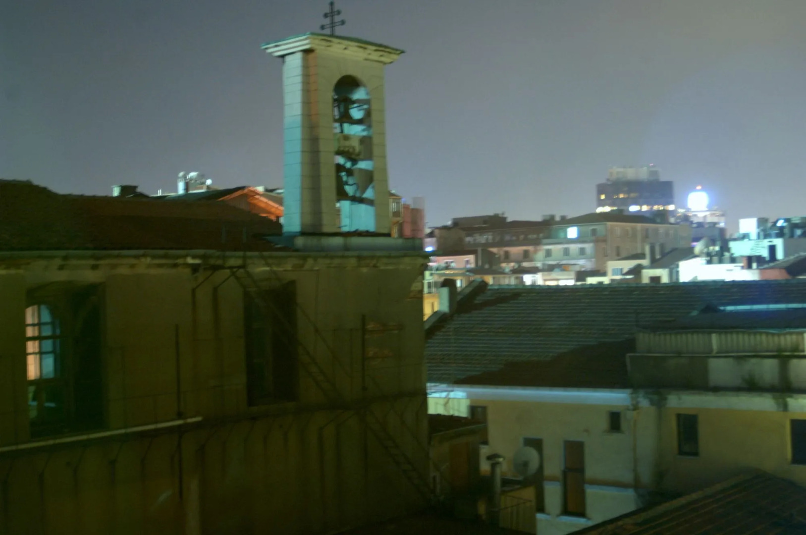 Chilloutlya Hostel&Bar