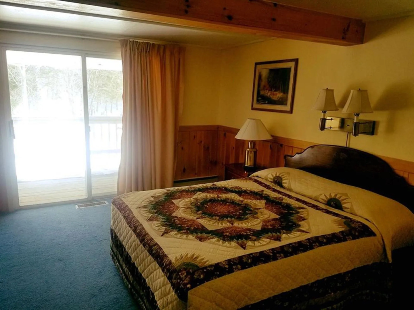 Covered Bridge Riverview Lodge