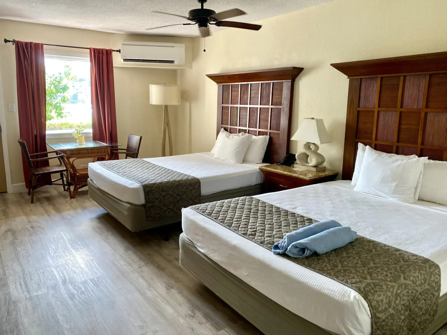 Bolongo Bay Beach Resort