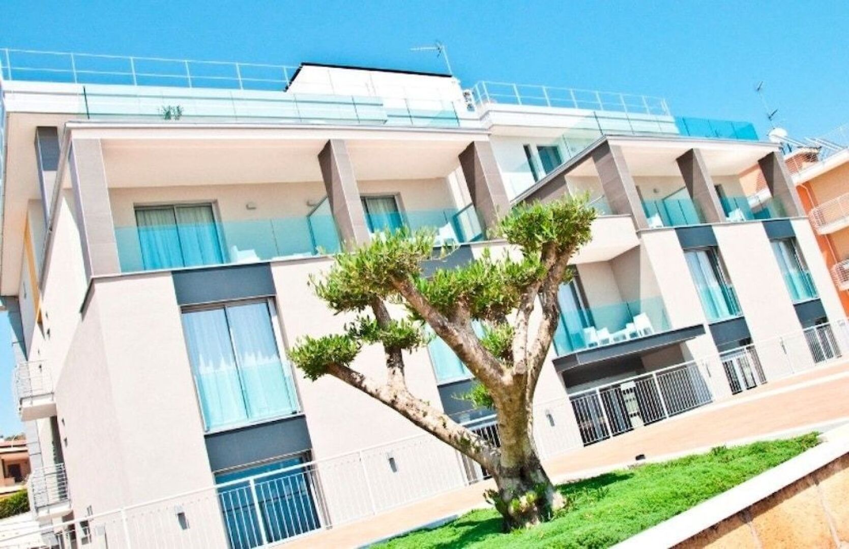 Ambruosi Village Resort & Spa