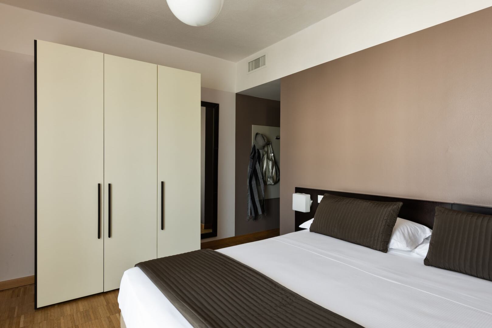 Vialeromadodici Rooms & Apartments