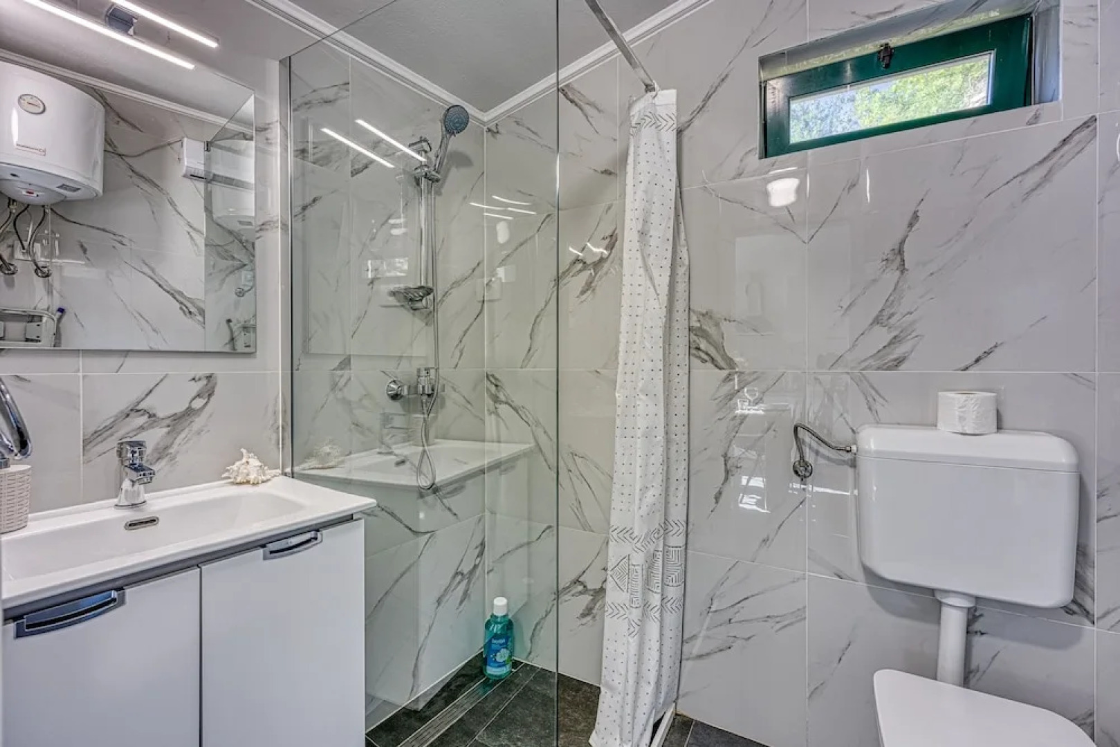 Honeymoon Suite Črni Kal