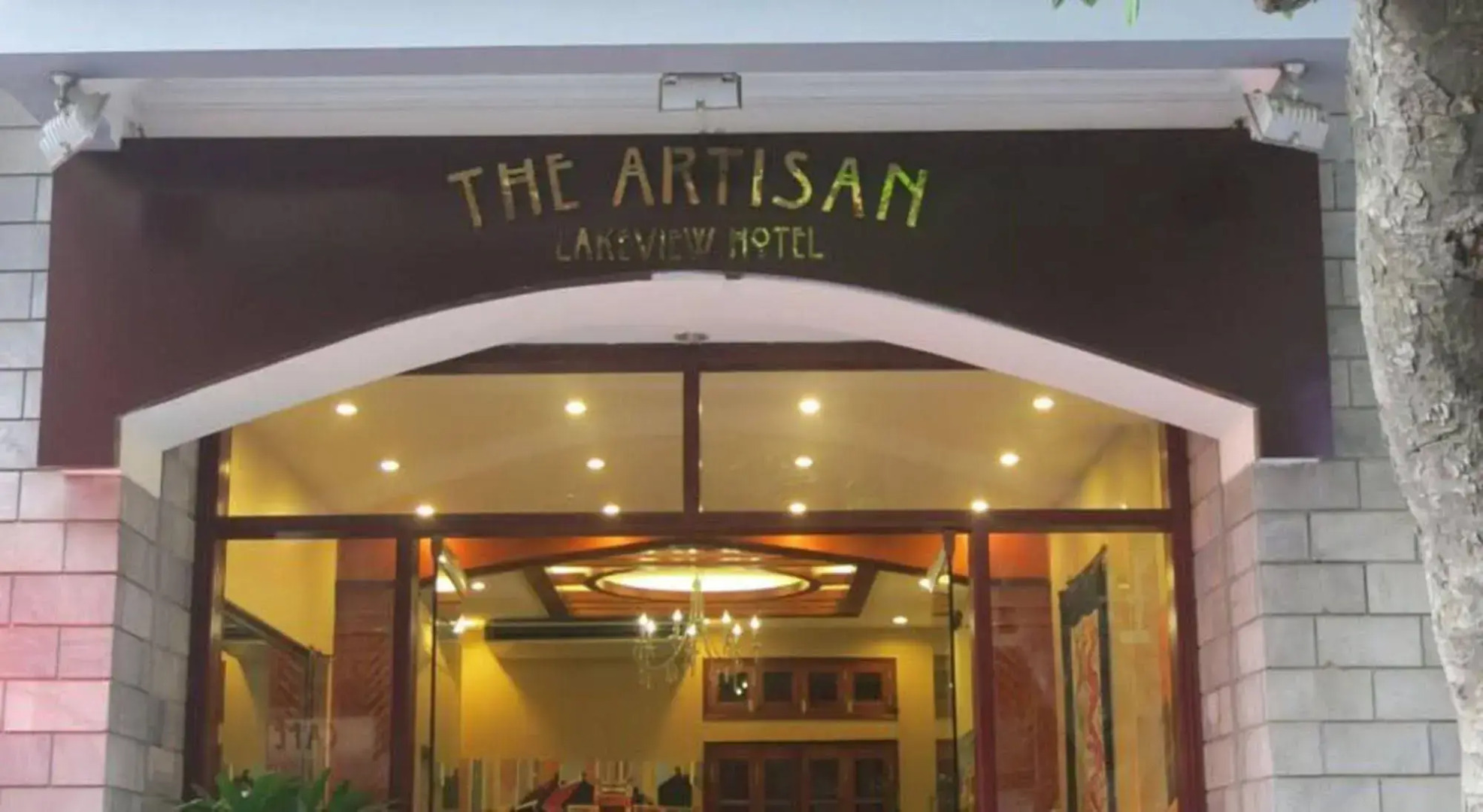 Artisan Lakeview Hotel