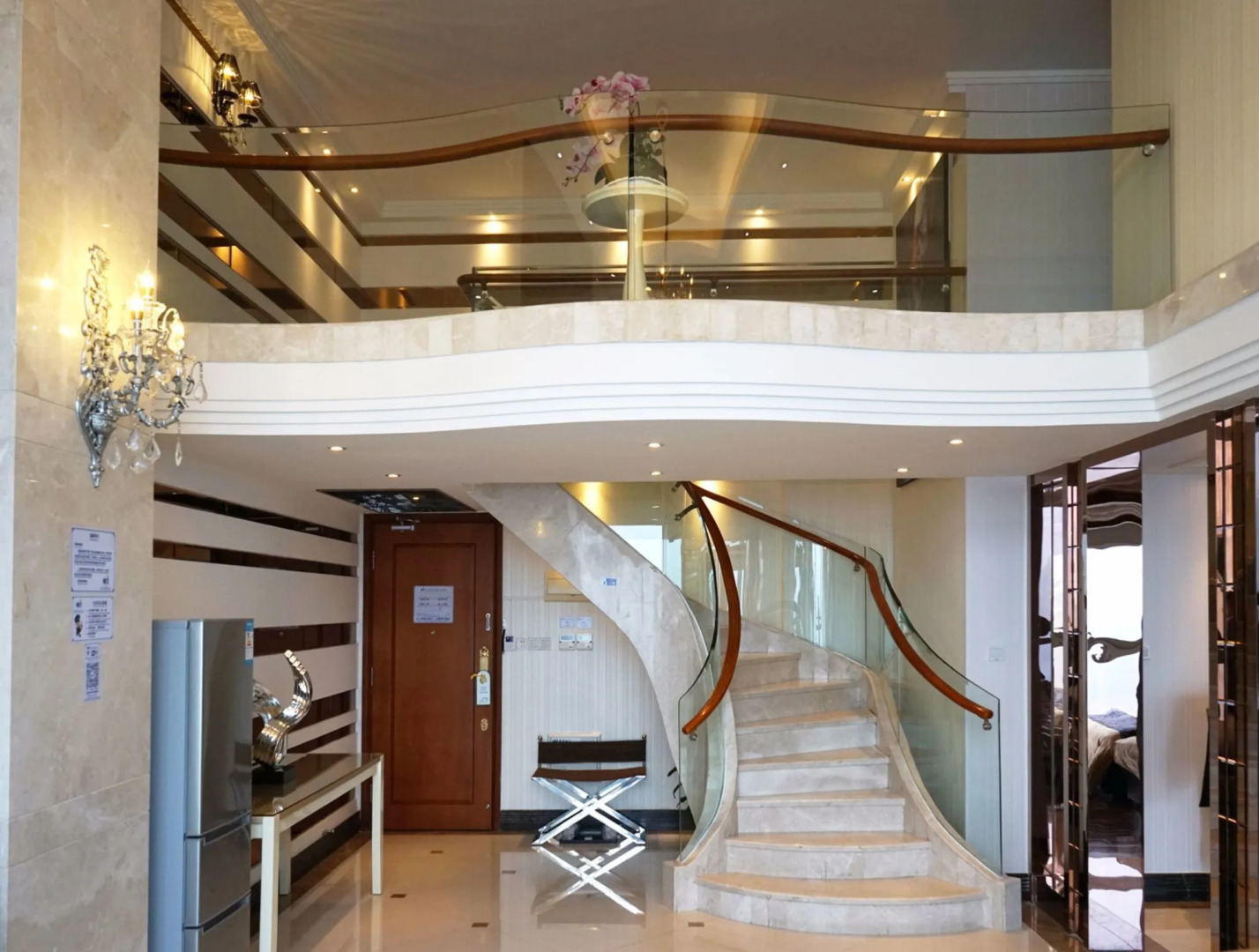 South & North International Apartment