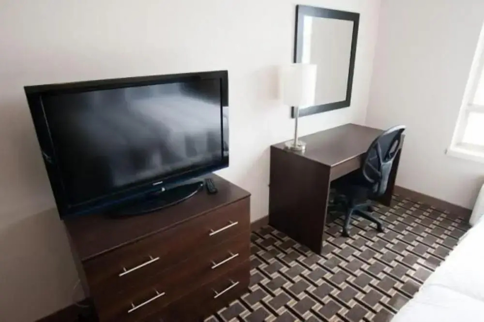 Carlyle Western Star Inn & Suites