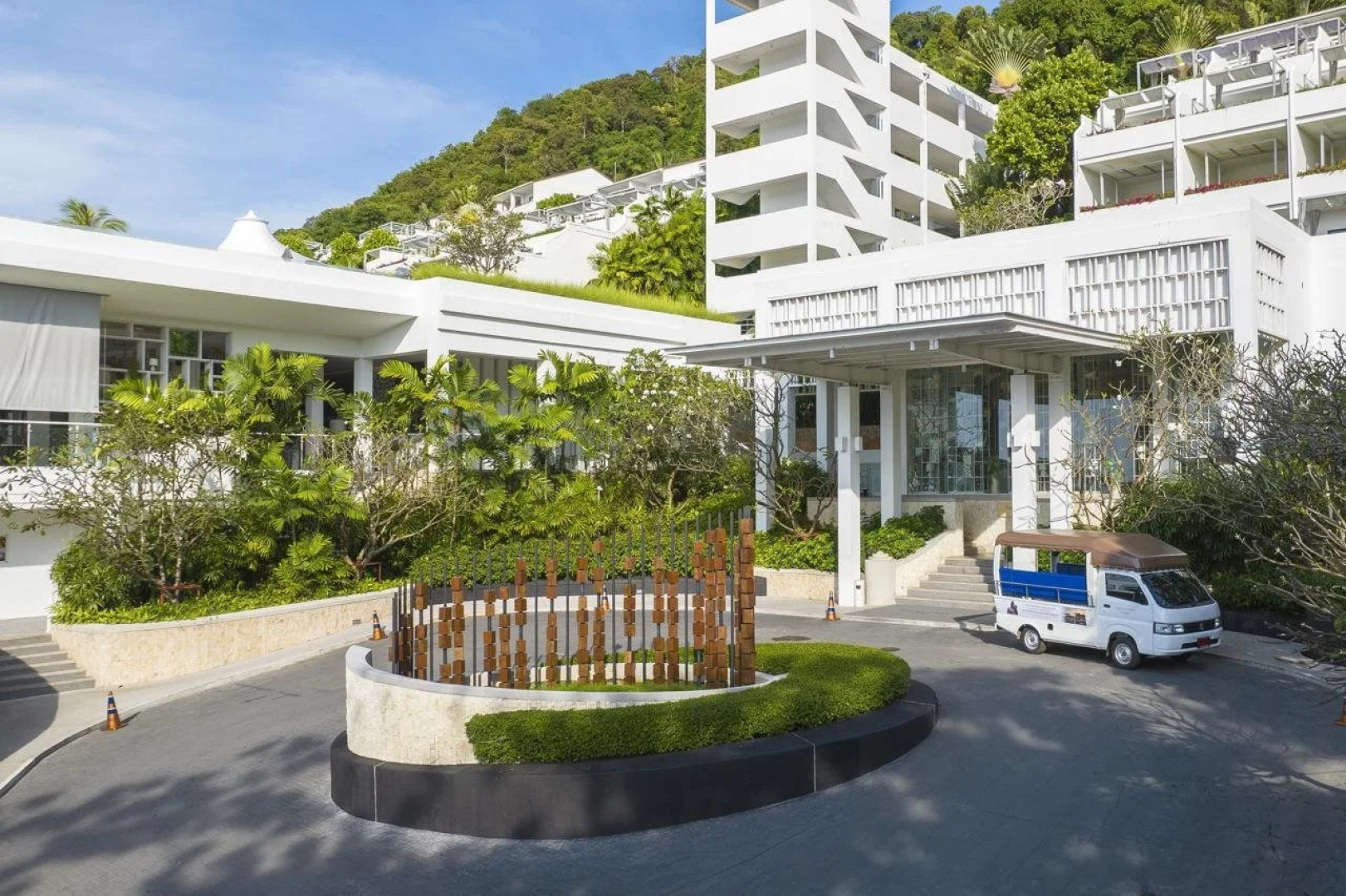 Отель The Nai Harn