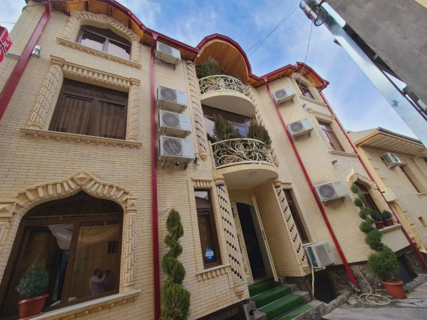 REGISTAN CENTER Guest house