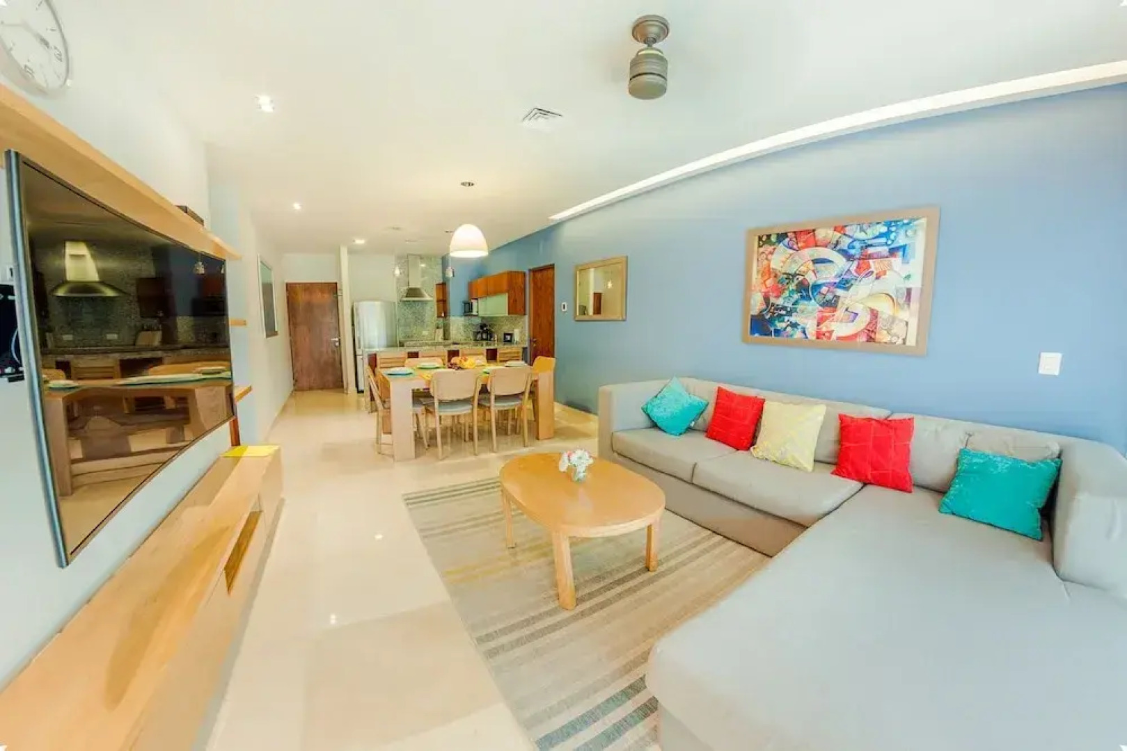 Gorgeous 3BR condo in amazing neighborhood by Happy Address