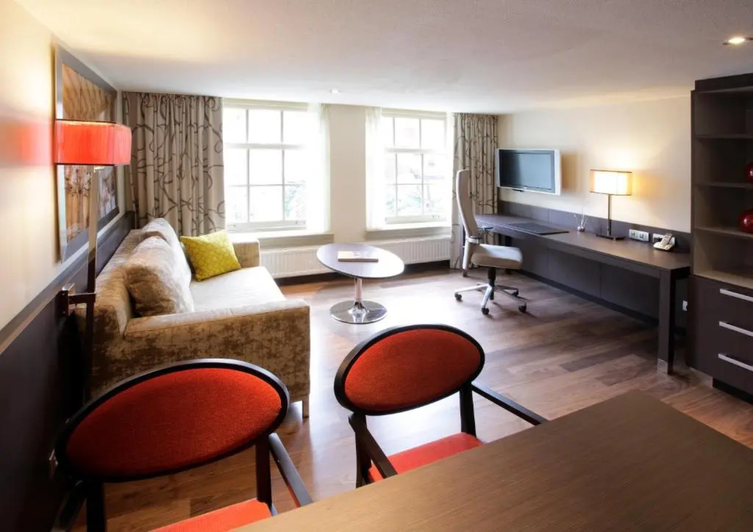 Krasnapolsky Apartments