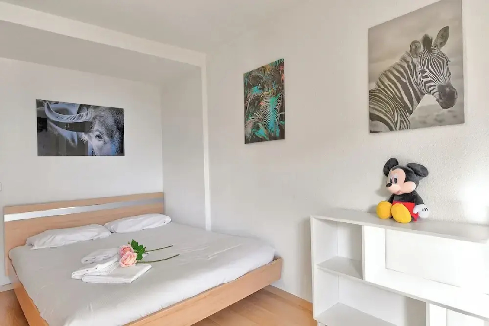 Lugano Bay View Twins