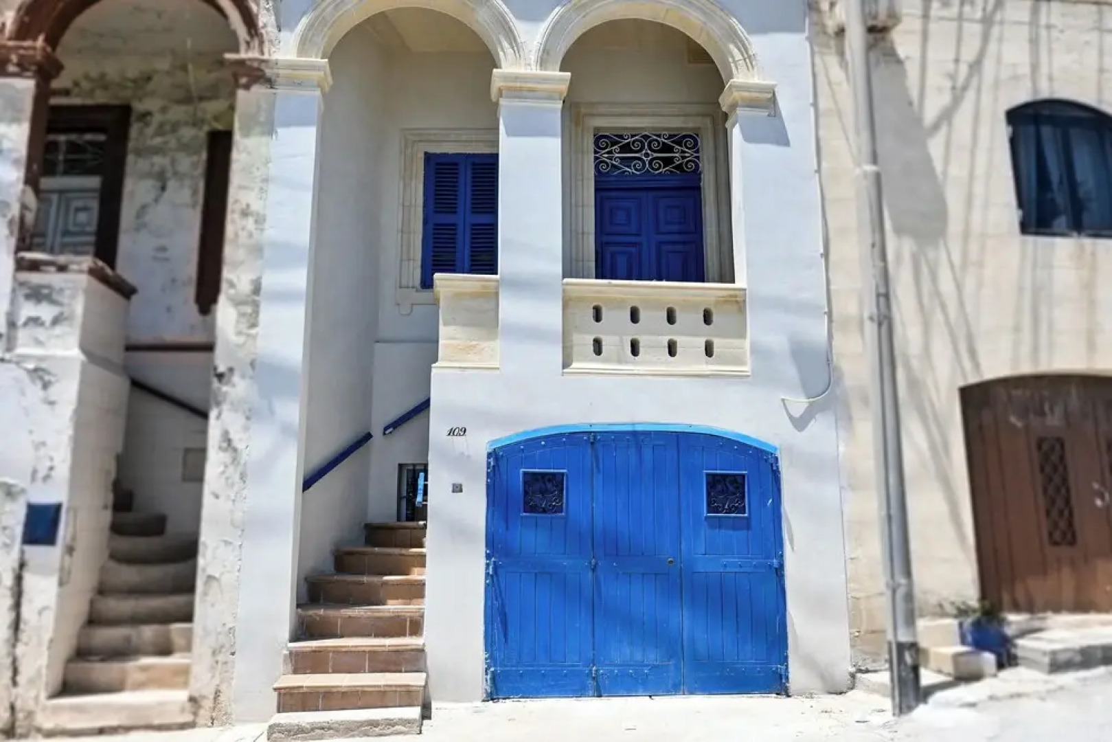 A Cosy Nest Overlooking The Sea