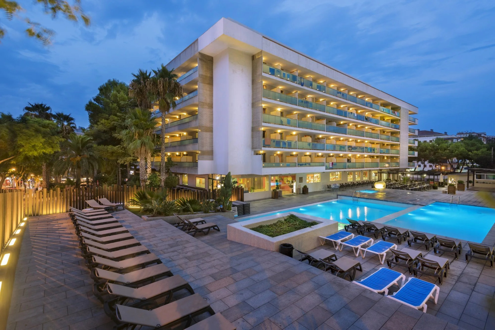 Курортный отель 4R Salou Park Resort II