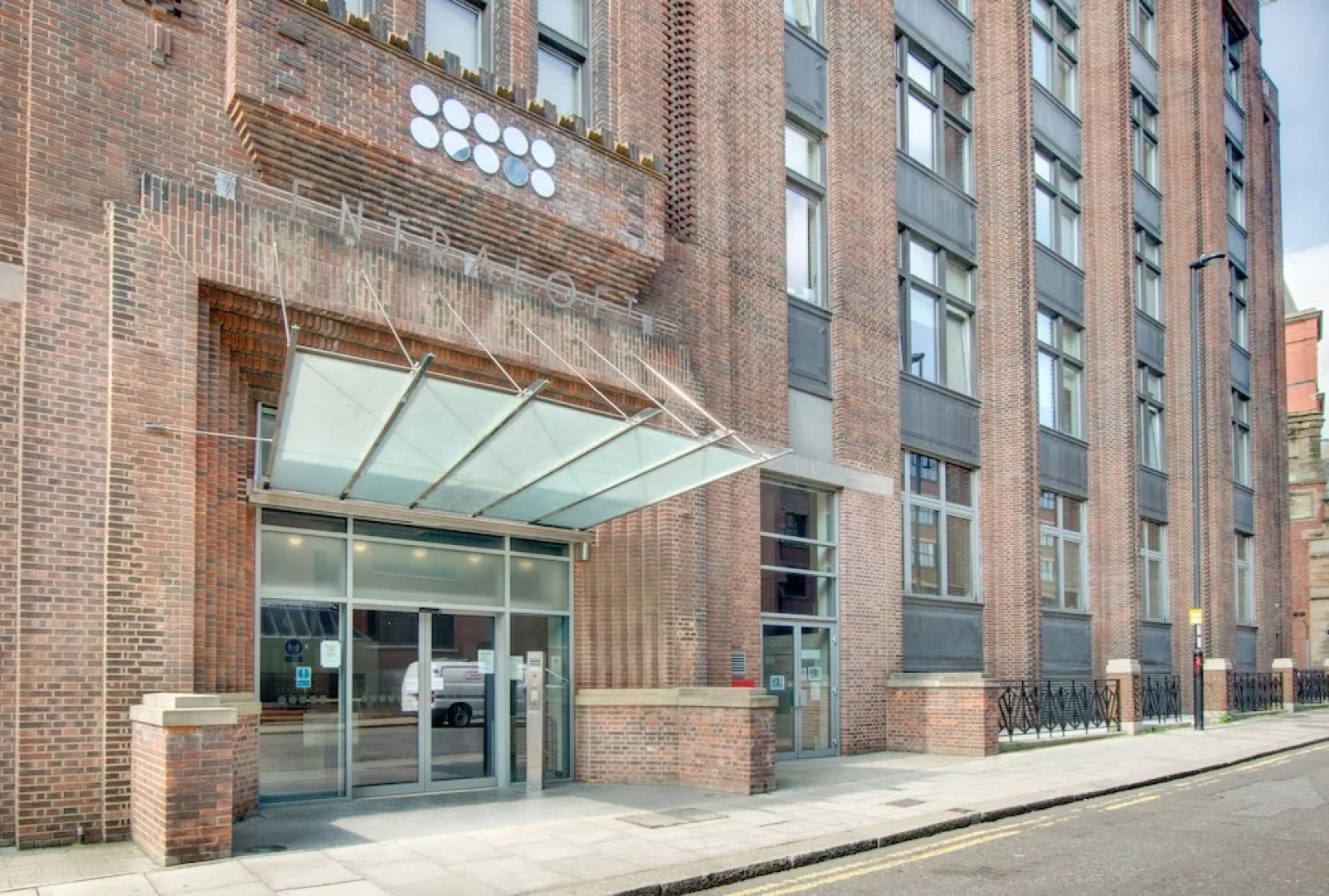 Crown Apartments By Week2Week